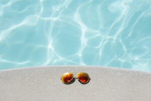 sunglasses-1850648_1280